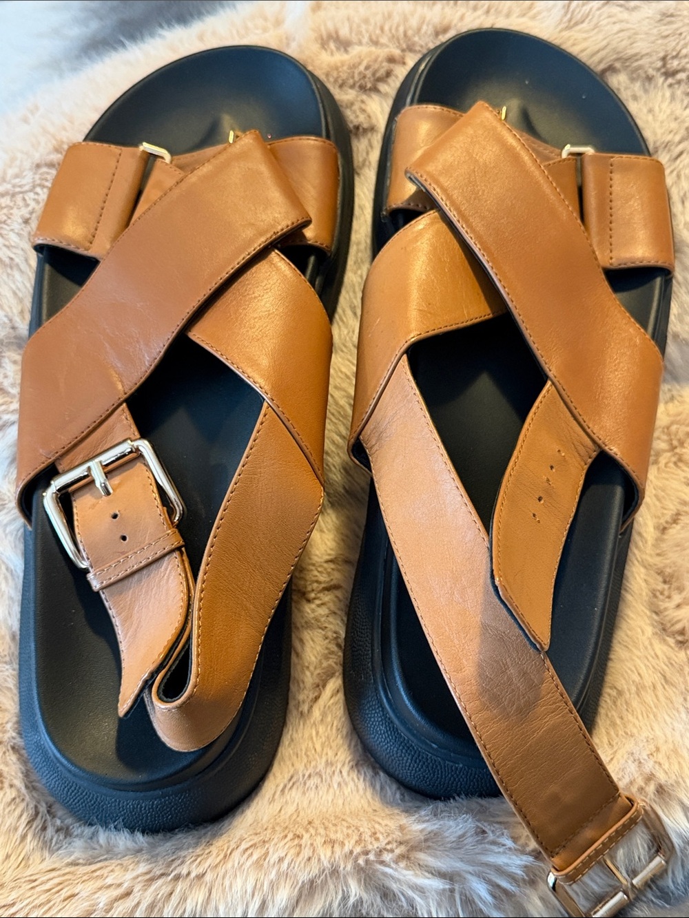 Women Tan Leather Crisscross Buckle Sandals